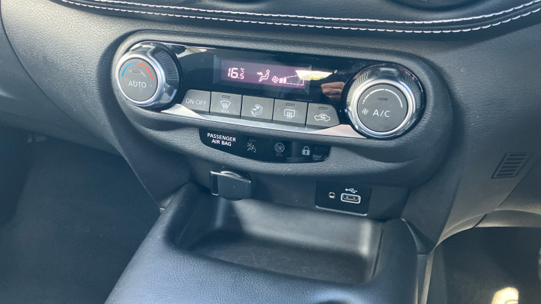Nissan Juke 1.6 Hybrid N-Connecta 5dr Auto Hybrid Hatchback